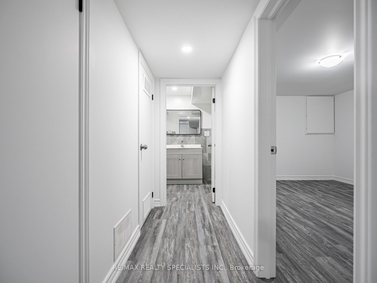 Photo 7 of Unit Basement, 10 Kentroyal Drive, Etobicoke, Humber Heights — HOMEH
