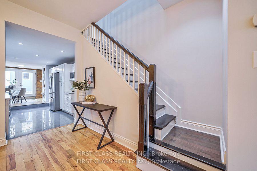 Photo 7 of 82 Wolseley Street, Toronto, Niagara — HOMEH