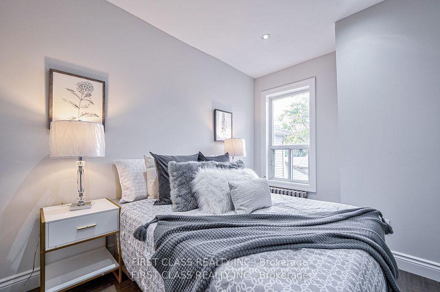 Photo 17 of 82 Wolseley Street, Toronto, Niagara — HOMEH