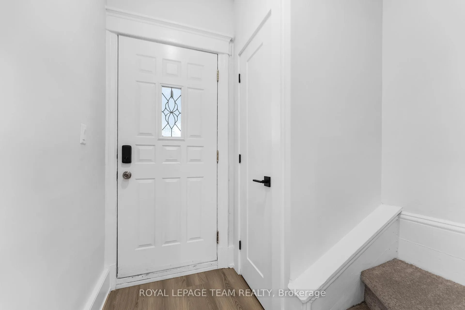 Photo 5 of 5 Gilchrist Avenue, Ottawa, Ottawa West — HOMEH