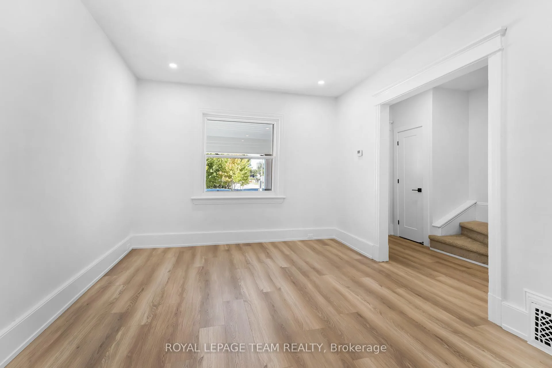 Photo 8 of 5 Gilchrist Avenue, Ottawa, Ottawa West — HOMEH