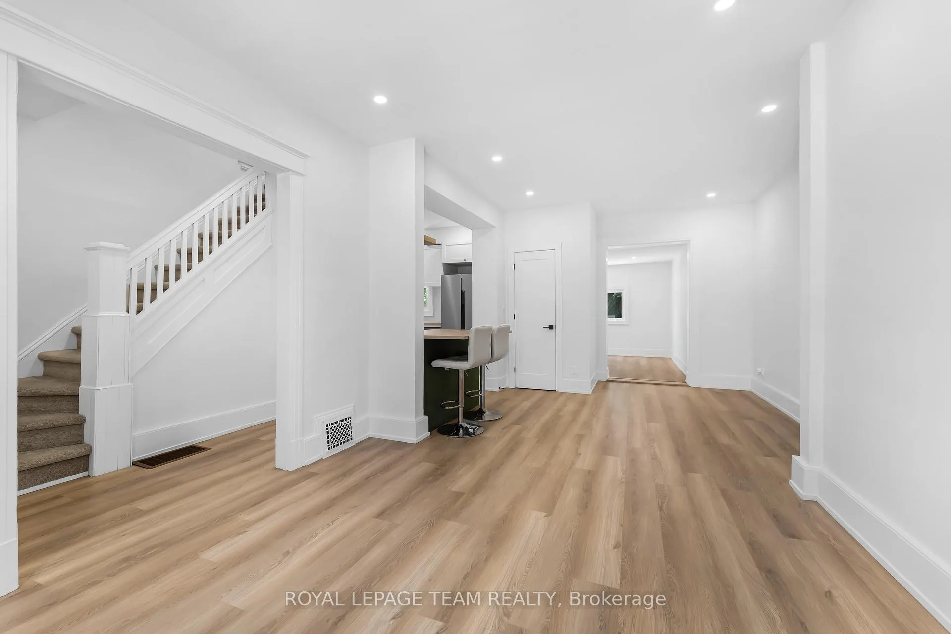 Photo 11 of 5 Gilchrist Avenue, Ottawa, Ottawa West — HOMEH