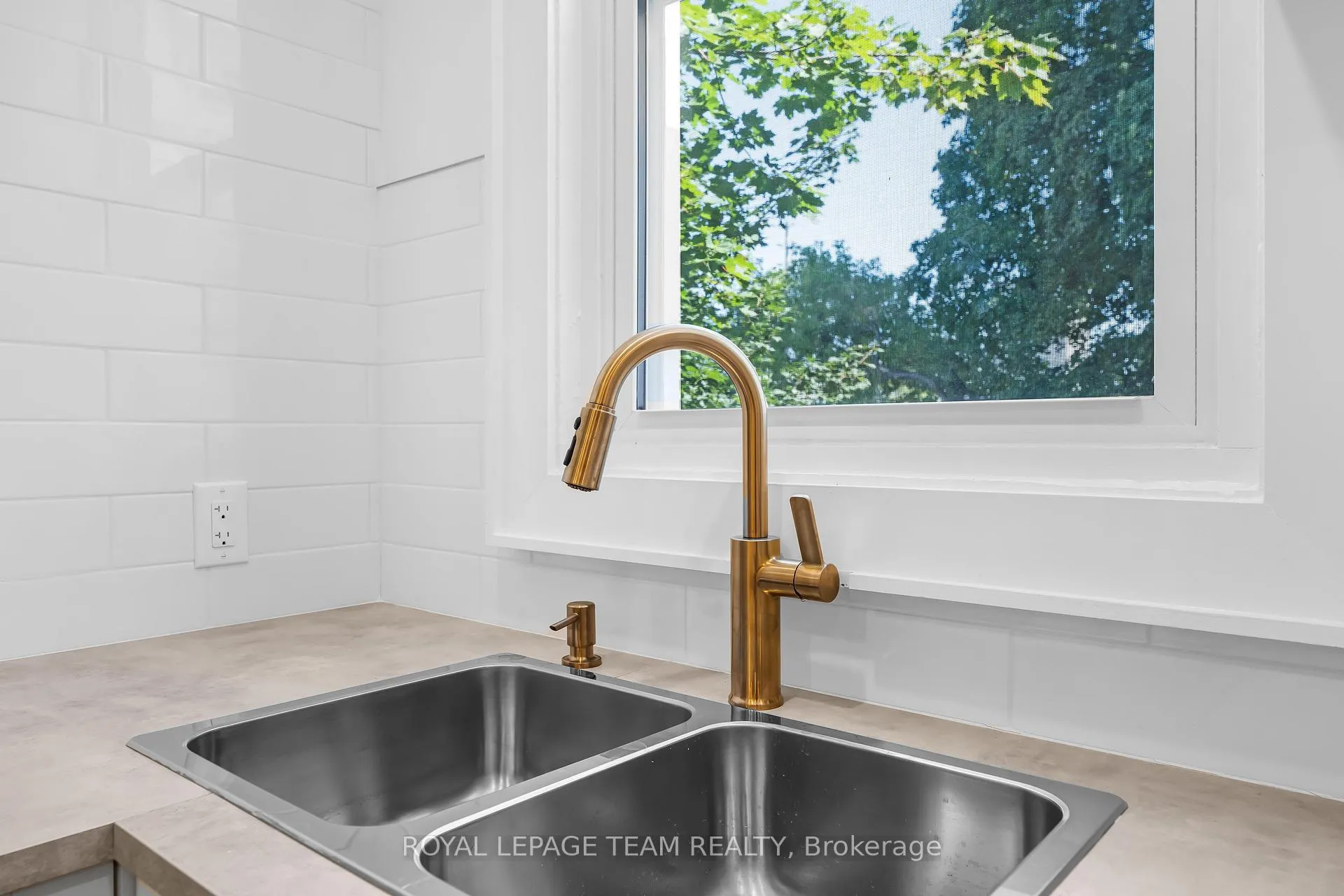 Photo 18 of 5 Gilchrist Avenue, Ottawa, Ottawa West — HOMEH