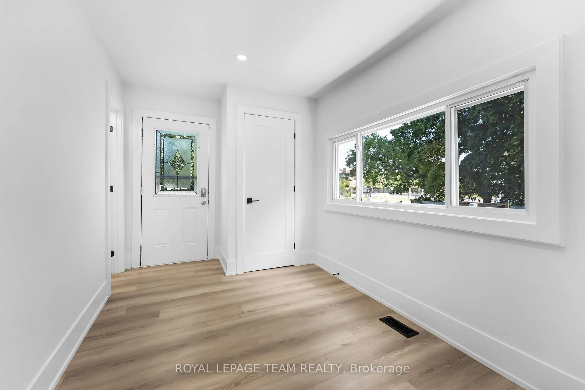 Photo 21 of 5 Gilchrist Avenue, Ottawa, Ottawa West — HOMEH