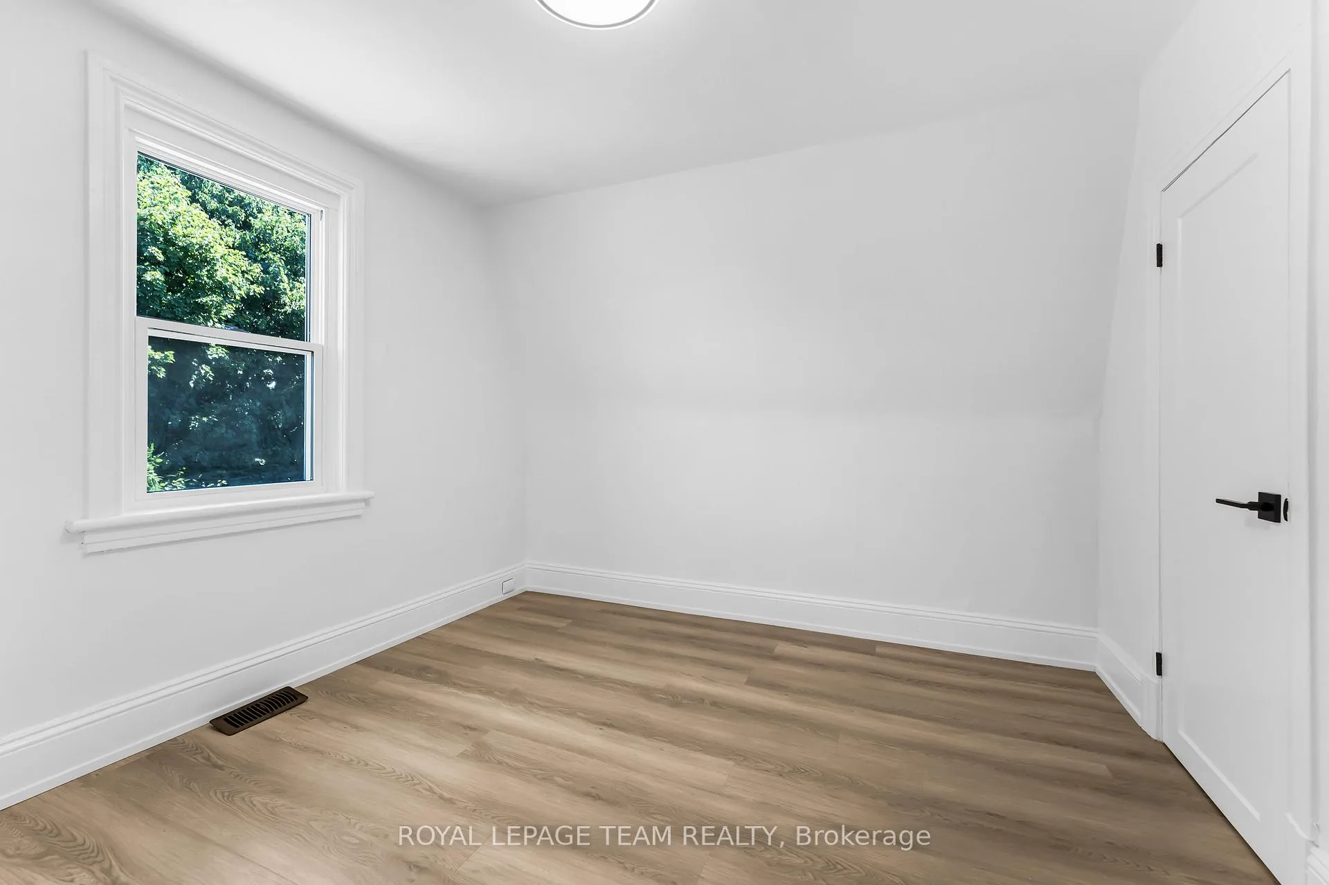 Photo 29 of 5 Gilchrist Avenue, Ottawa, Ottawa West — HOMEH