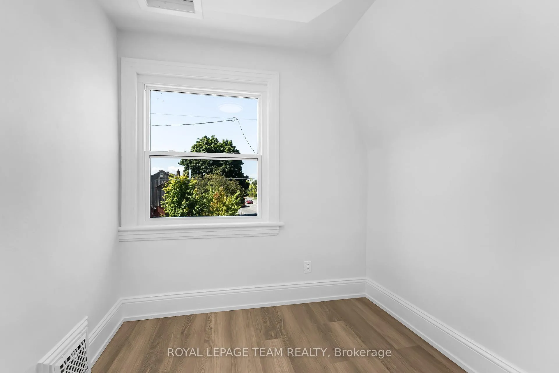 Photo 31 of 5 Gilchrist Avenue, Ottawa, Ottawa West — HOMEH