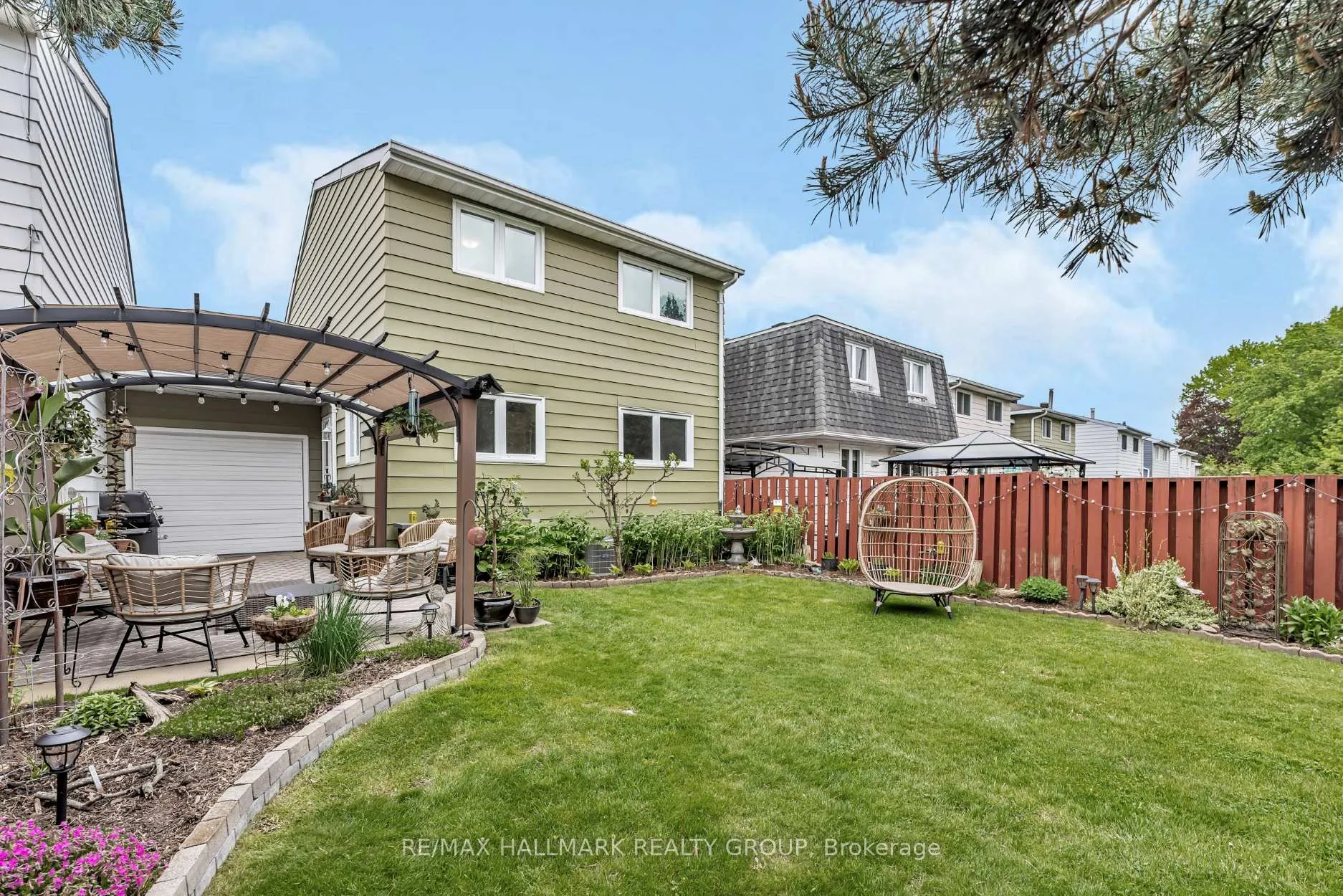 Photo 162 of 2482 Autumn Hill Crescent, Ottawa, Blackburn Hamlet (South) — HOMEH