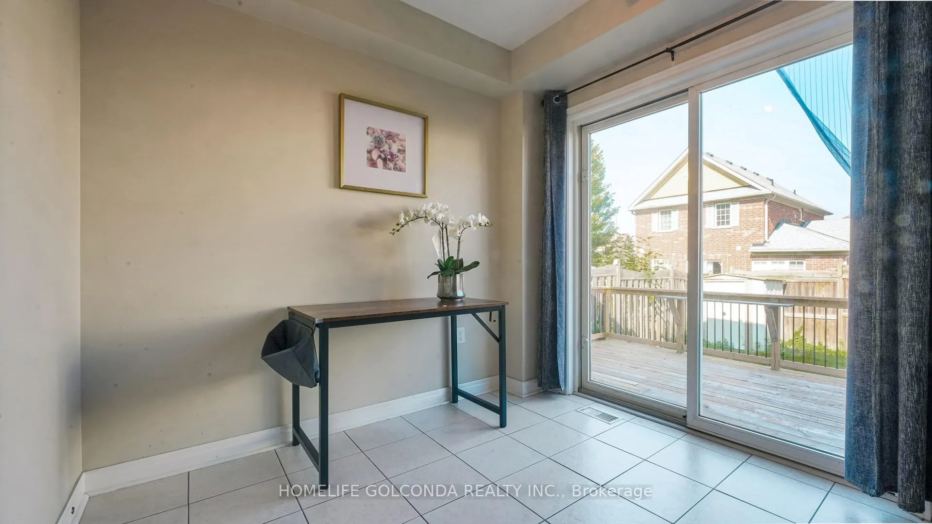 Photo 10 of 21 Bentley Crescent, Barrie, 400 West — HOMEH