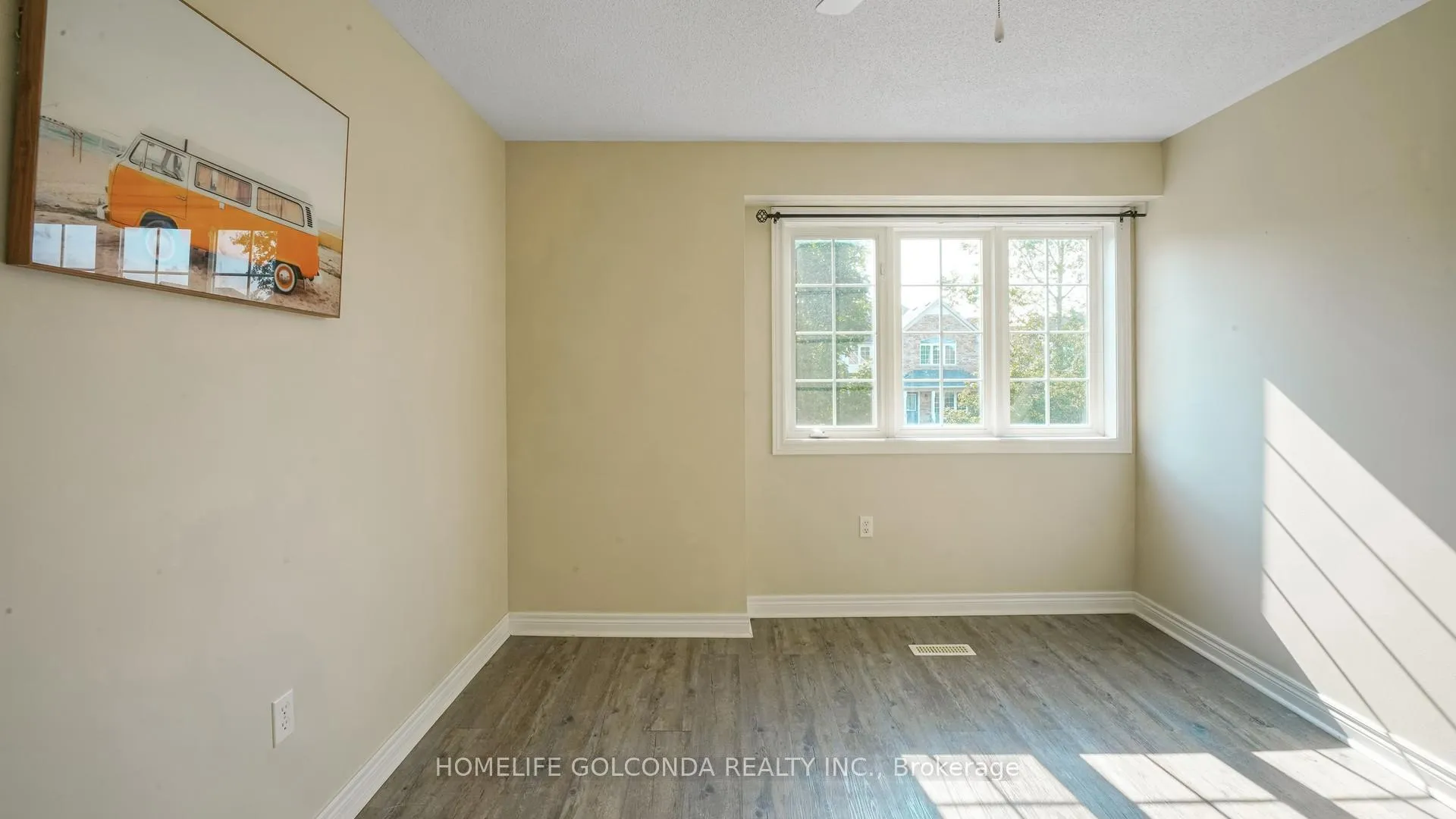 Photo 21 of 21 Bentley Crescent, Barrie, 400 West — HOMEH