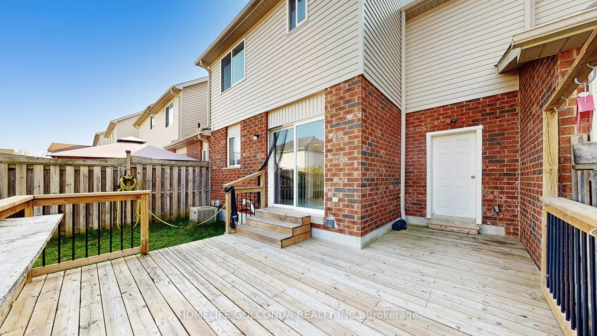 Photo 37 of 21 Bentley Crescent, Barrie, 400 West — HOMEH