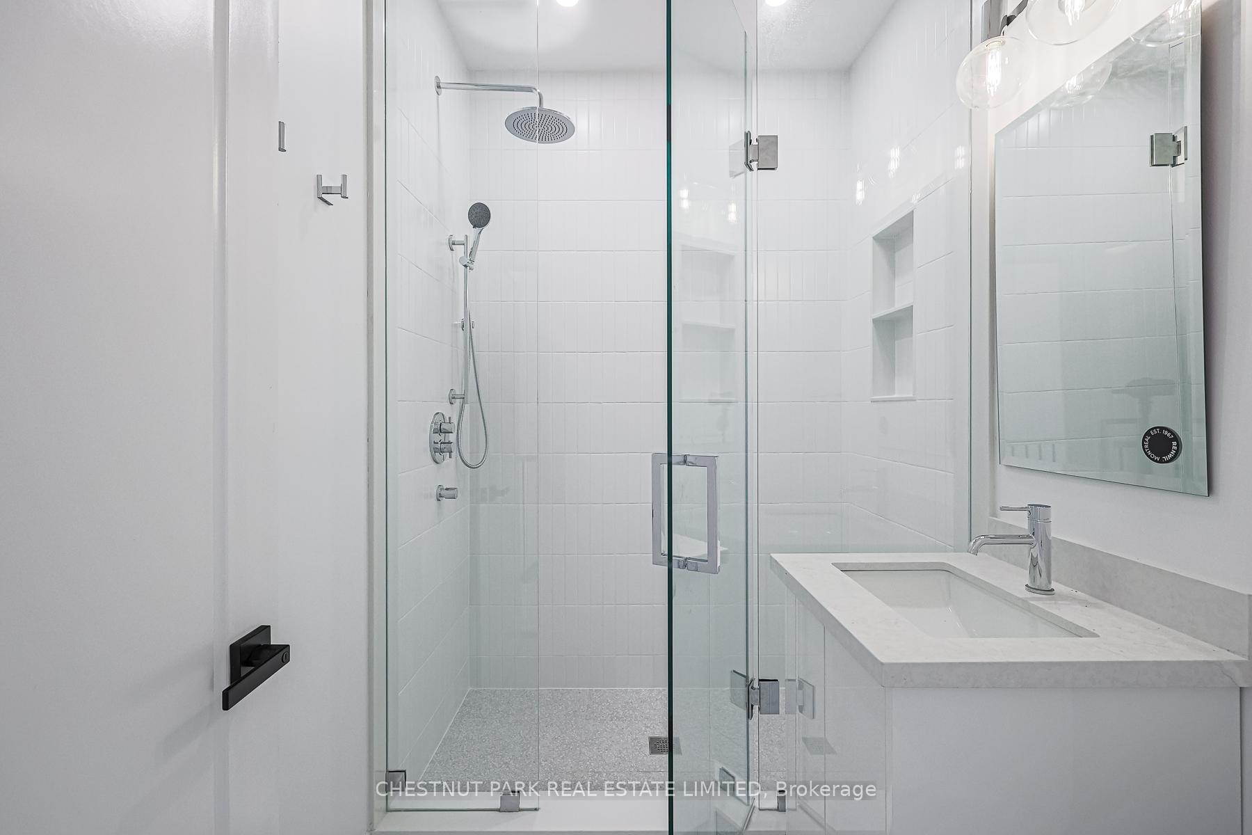 Photo 8 of Unit Upper, 646 Queen Street W, Toronto, Trinity-Bellwoods — HOMEH