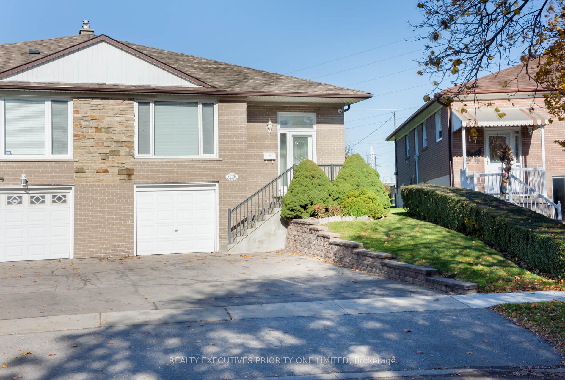 Photo 2 of 119 Willowridge Road, Etobicoke, Willowridge-Martingrove-Richview — HOMEH