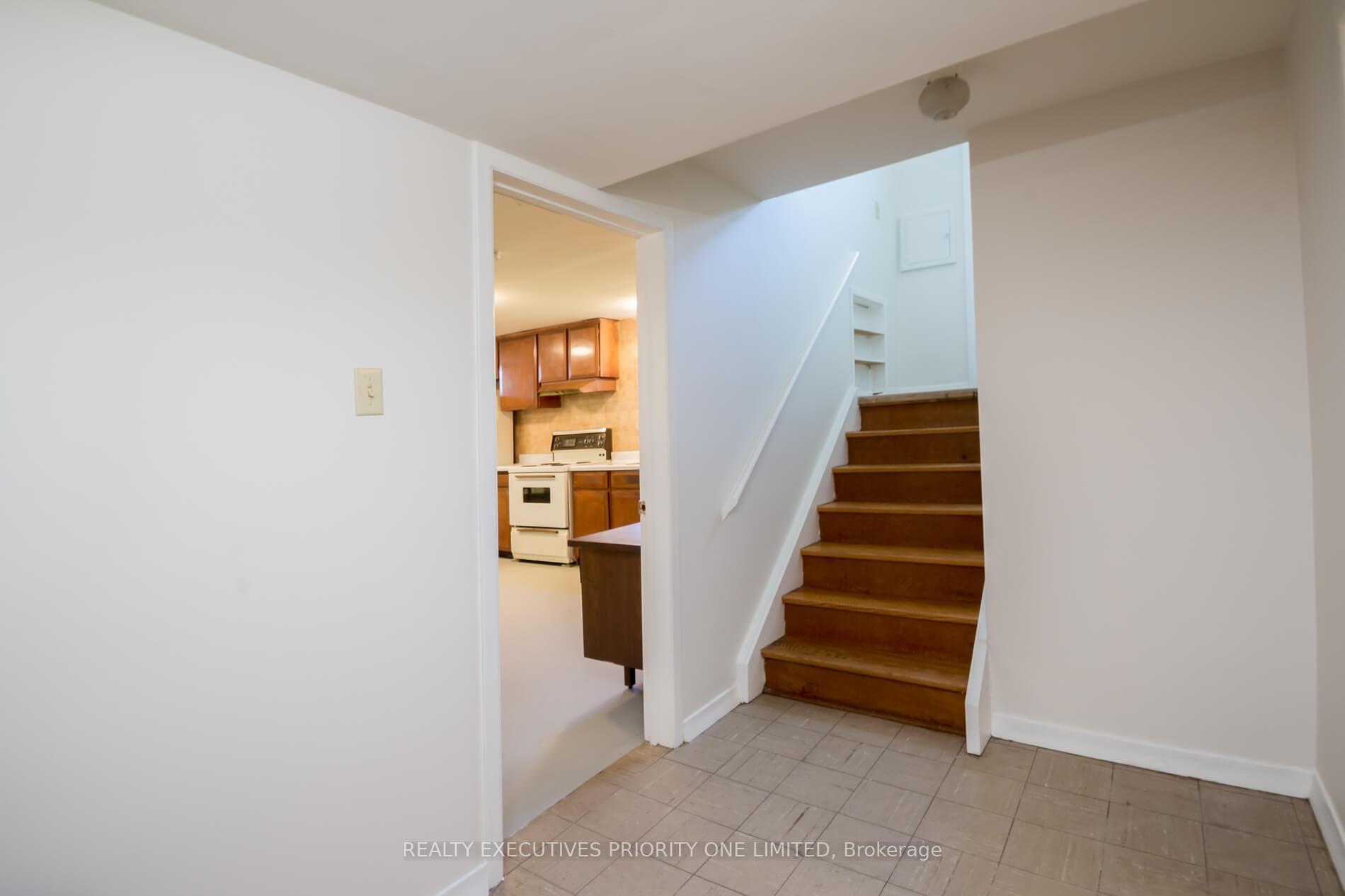 Photo 21 of 119 Willowridge Road, Etobicoke, Willowridge-Martingrove-Richview — HOMEH