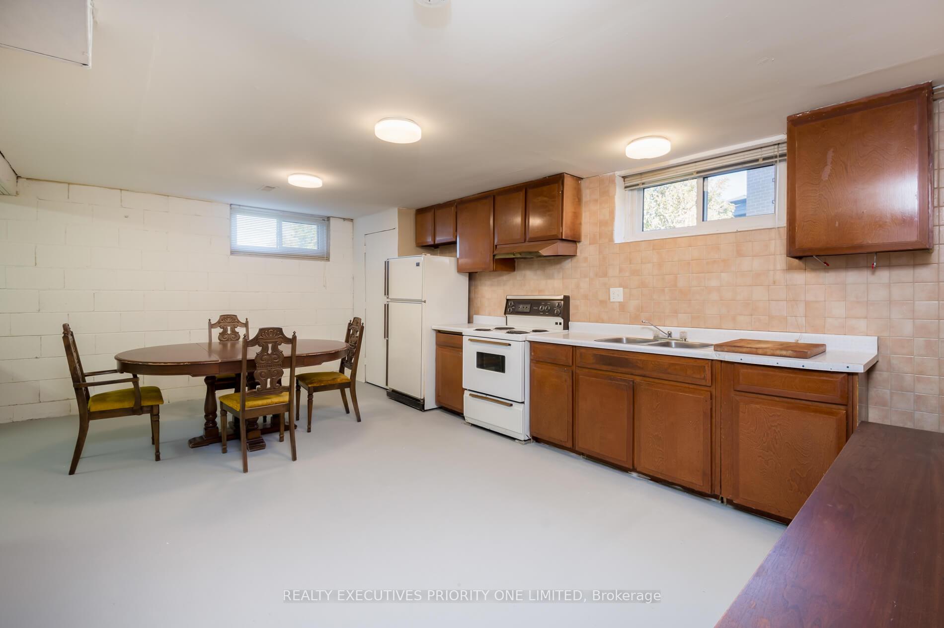 Photo 22 of 119 Willowridge Road, Etobicoke, Willowridge-Martingrove-Richview — HOMEH