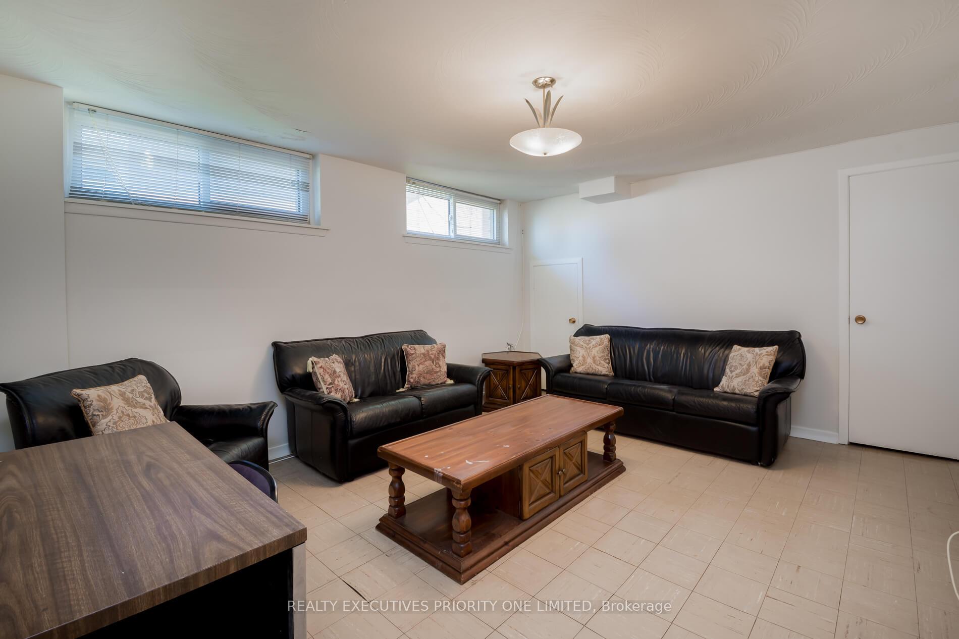 Photo 23 of 119 Willowridge Road, Etobicoke, Willowridge-Martingrove-Richview — HOMEH