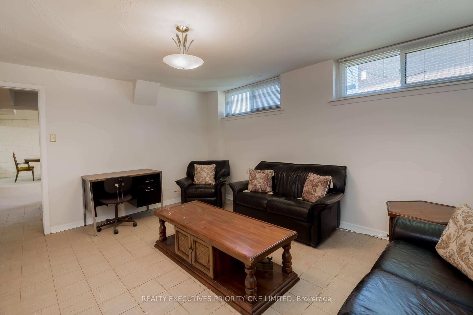 Photo 24 of 119 Willowridge Road, Etobicoke, Willowridge-Martingrove-Richview — HOMEH