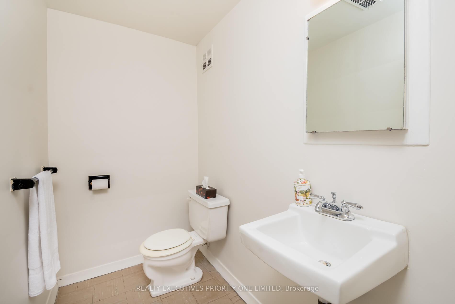 Photo 25 of 119 Willowridge Road, Etobicoke, Willowridge-Martingrove-Richview — HOMEH