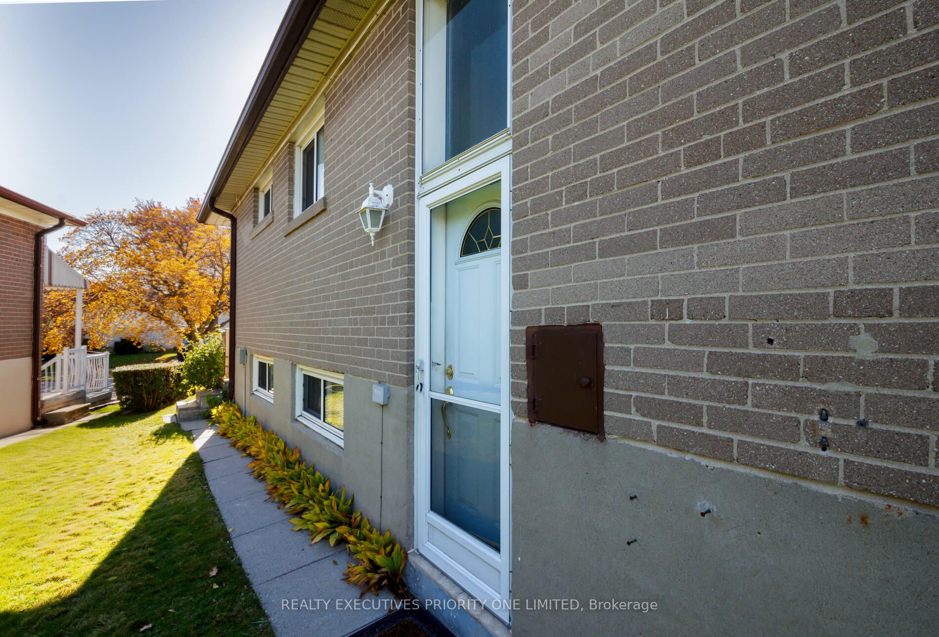 Photo 26 of 119 Willowridge Road, Etobicoke, Willowridge-Martingrove-Richview — HOMEH