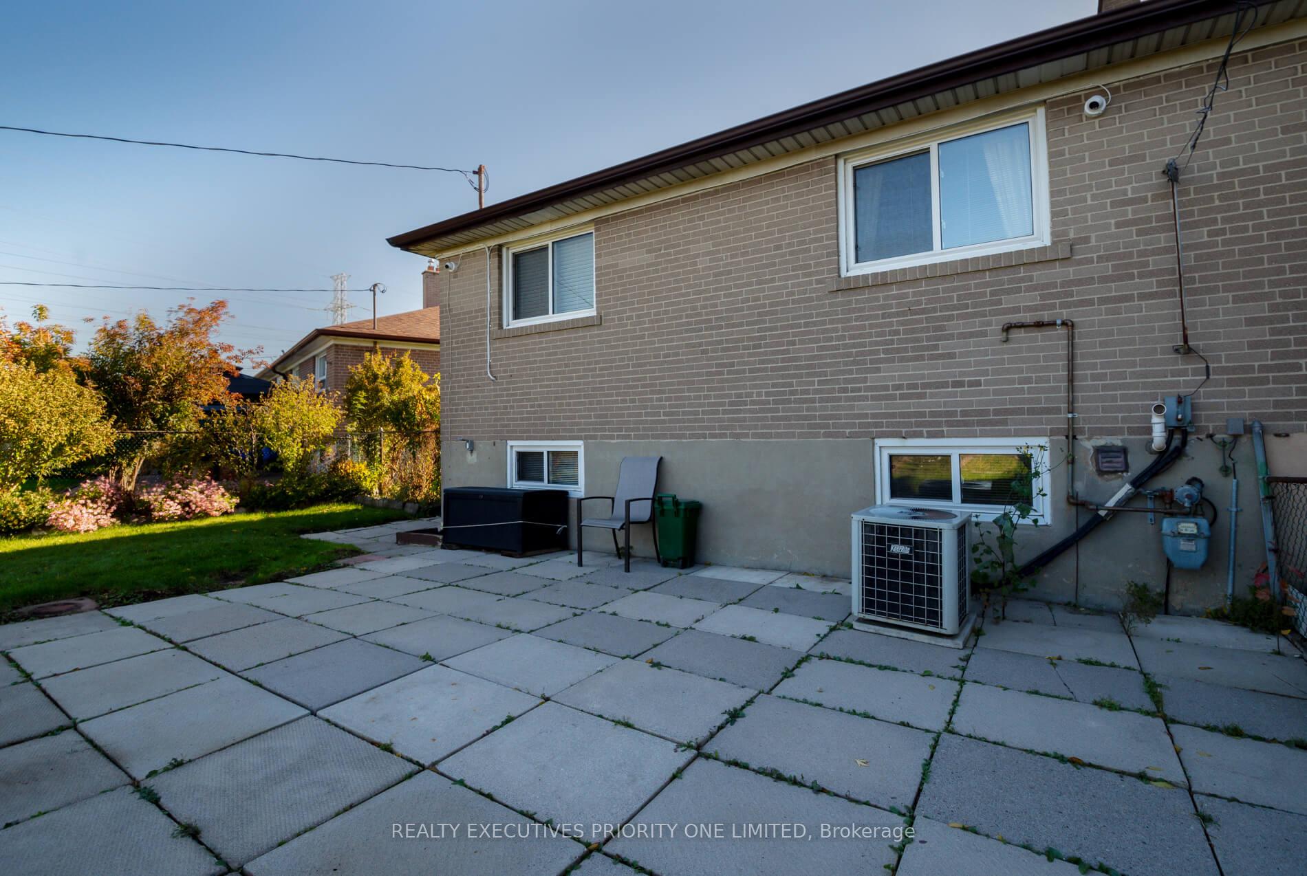 Photo 27 of 119 Willowridge Road, Etobicoke, Willowridge-Martingrove-Richview — HOMEH