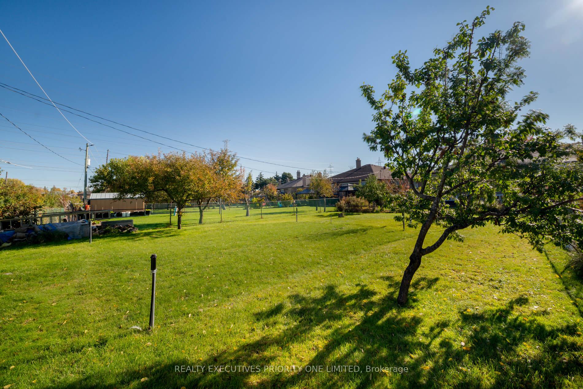 Photo 30 of 119 Willowridge Road, Etobicoke, Willowridge-Martingrove-Richview — HOMEH