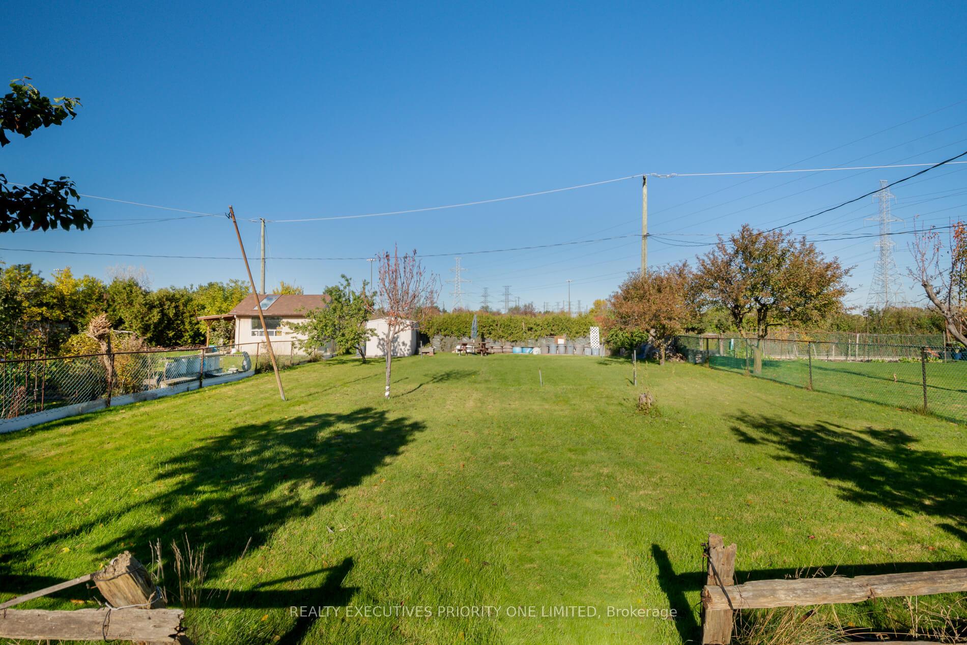 Photo 32 of 119 Willowridge Road, Etobicoke, Willowridge-Martingrove-Richview — HOMEH