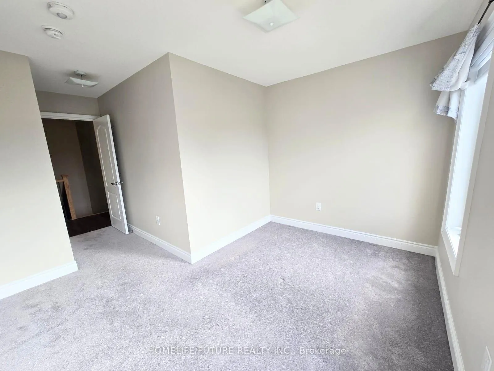 Photo 4 of 941 Finley Avenue, Ajax, South West — HOMEH