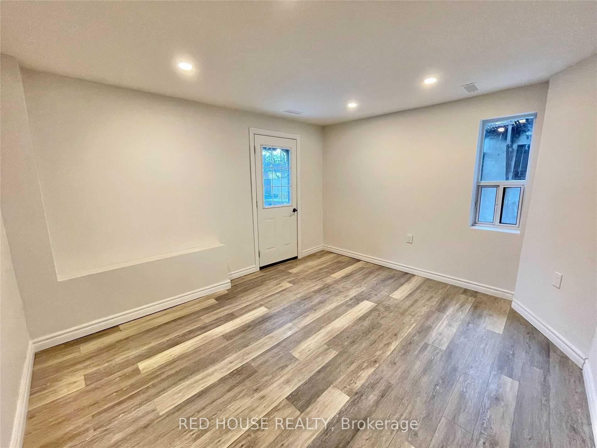 Photo 3 of 996 Queen Street W, Toronto, Trinity-Bellwoods — HOMEH