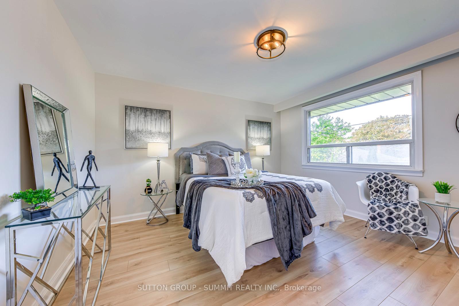 Photo 16 of 42 Winnipeg Road, Etobicoke, Kingsview Village-The Westway — HOMEH
