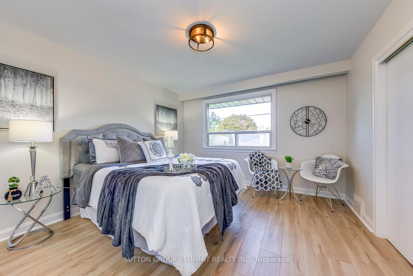 Photo 17 of 42 Winnipeg Road, Etobicoke, Kingsview Village-The Westway — HOMEH