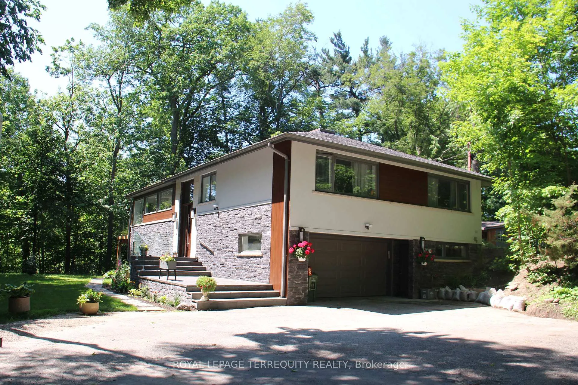 Photo 1 of Unit Main, 59 Leggett Avenue, Etobicoke, Humber Heights — HOMEH