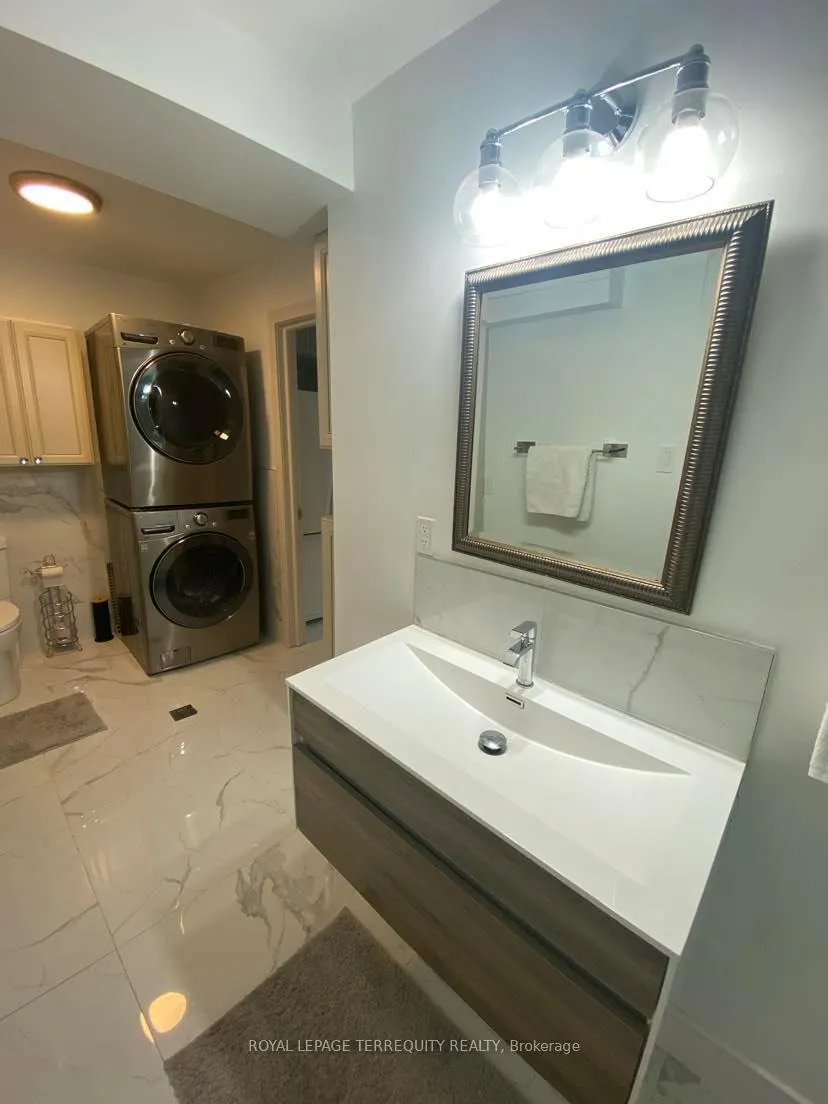 Photo 4 of Unit Main, 59 Leggett Avenue, Etobicoke, Humber Heights — HOMEH