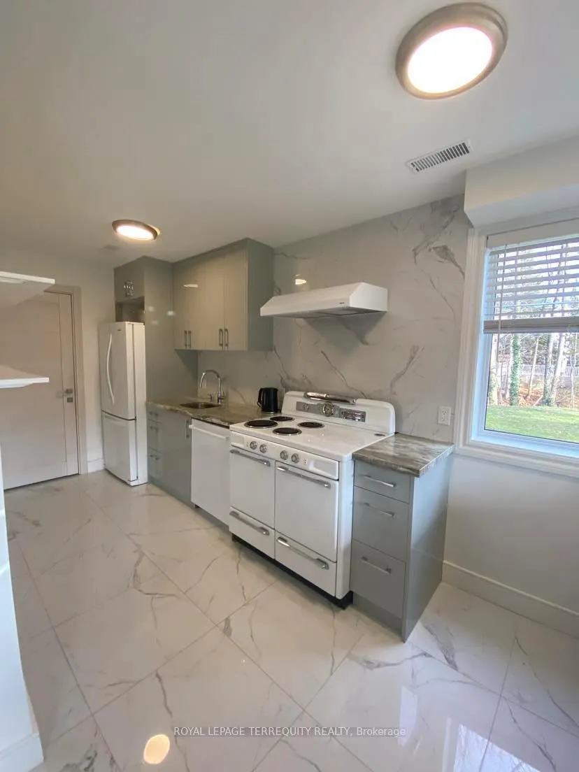 Photo 8 of Unit Main, 59 Leggett Avenue, Etobicoke, Humber Heights — HOMEH