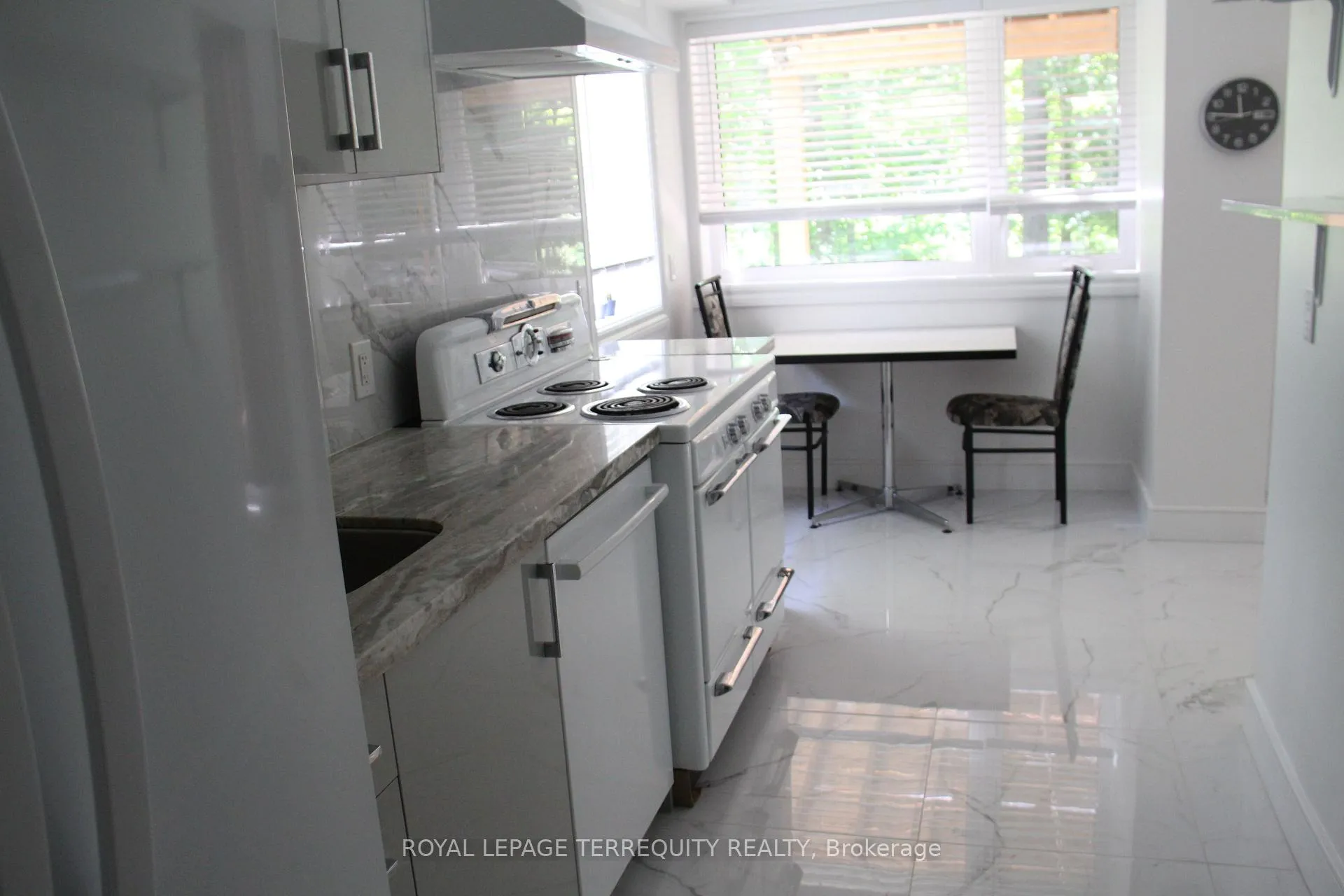 Photo 10 of Unit Main, 59 Leggett Avenue, Etobicoke, Humber Heights — HOMEH