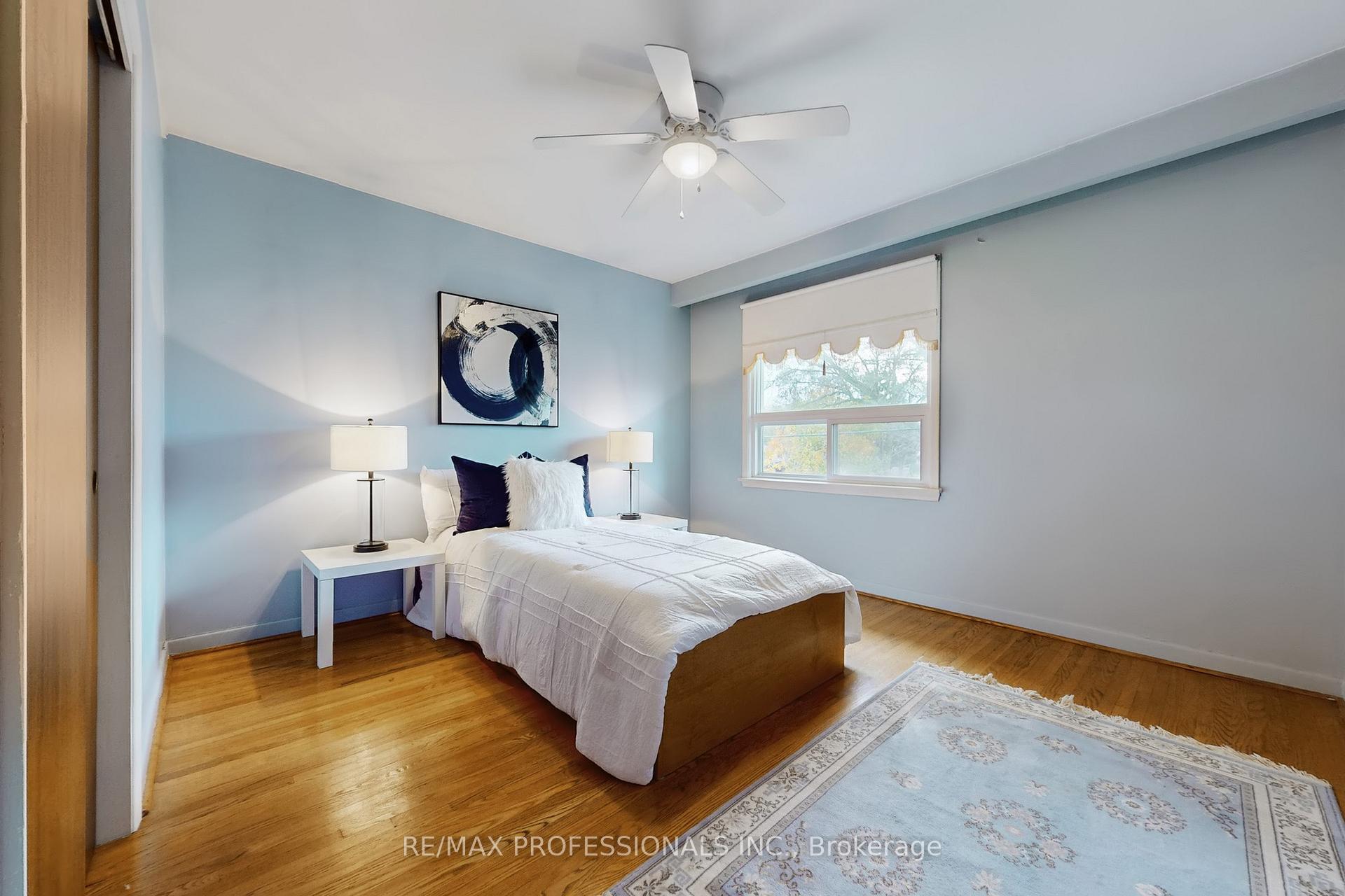 Photo 26 of 10 Crestridge Heights Road, Etobicoke, Willowridge-Martingrove-Richview — HOMEH