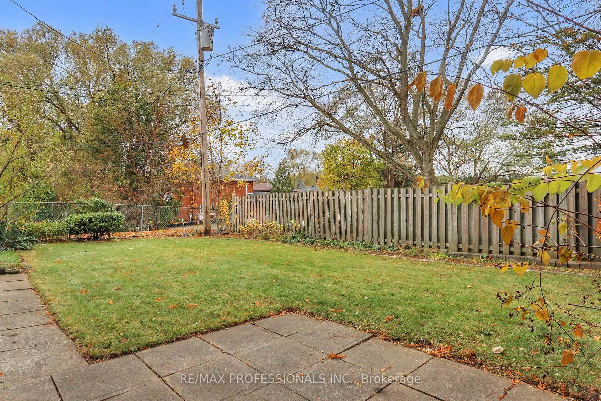Photo 36 of 10 Crestridge Heights Road, Etobicoke, Willowridge-Martingrove-Richview — HOMEH