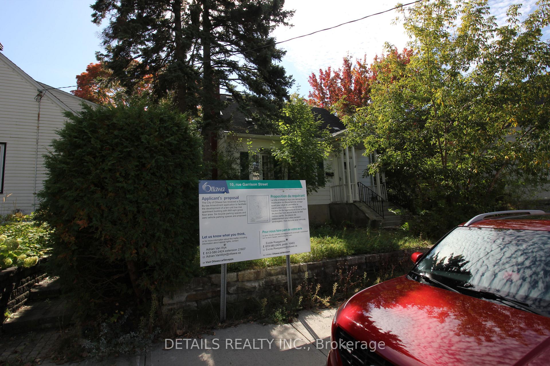 Photo 4 of 10 Garrison Street, Ottawa, Ottawa West — HOMEH