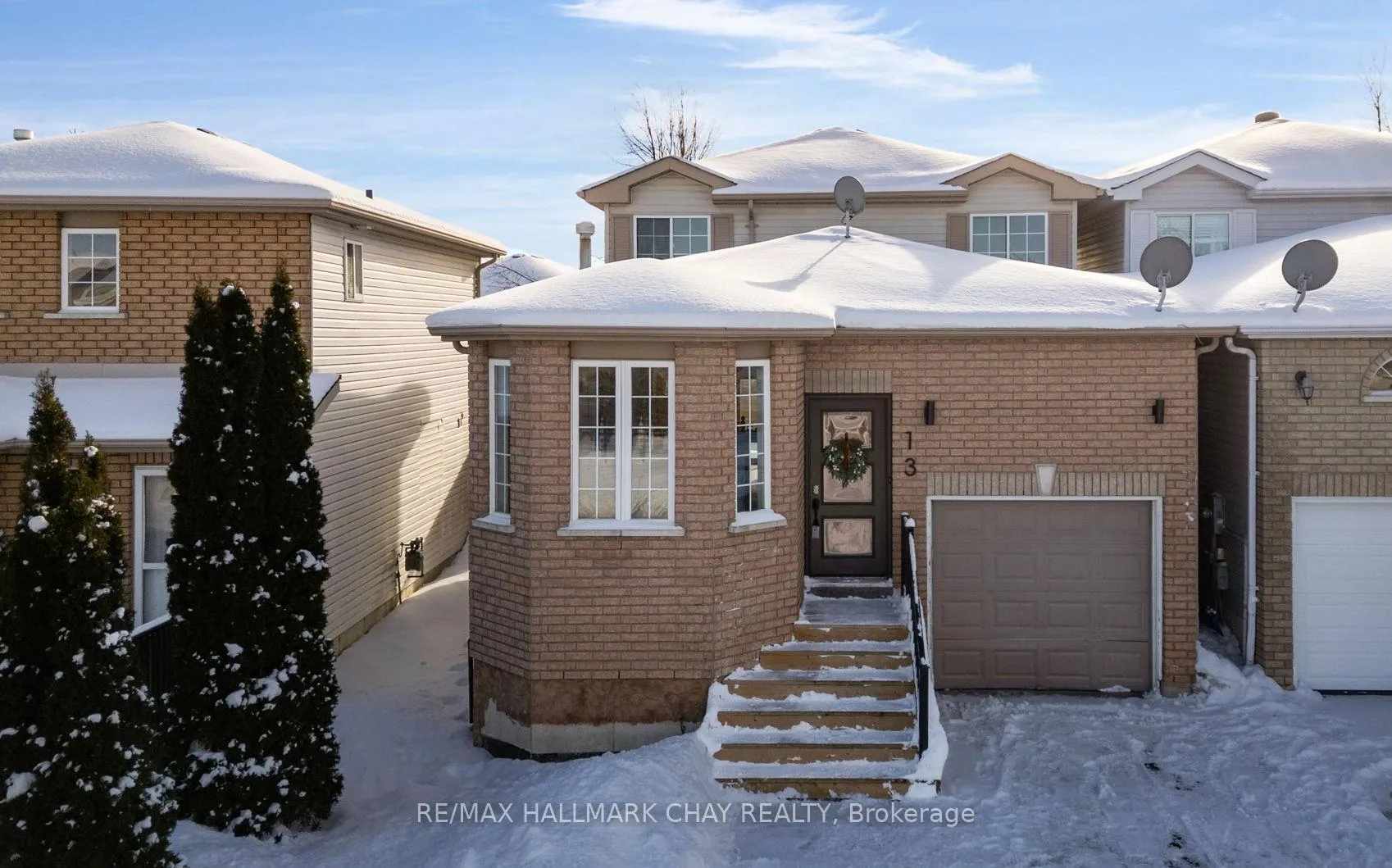 Photo 1 of 13 Willow Drive, Barrie, Holly — HOMEH