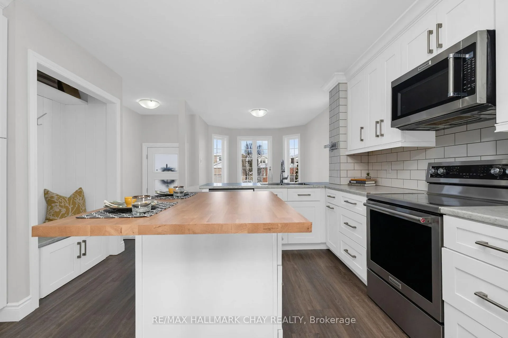 Photo 15 of 13 Willow Drive, Barrie, Holly — HOMEH