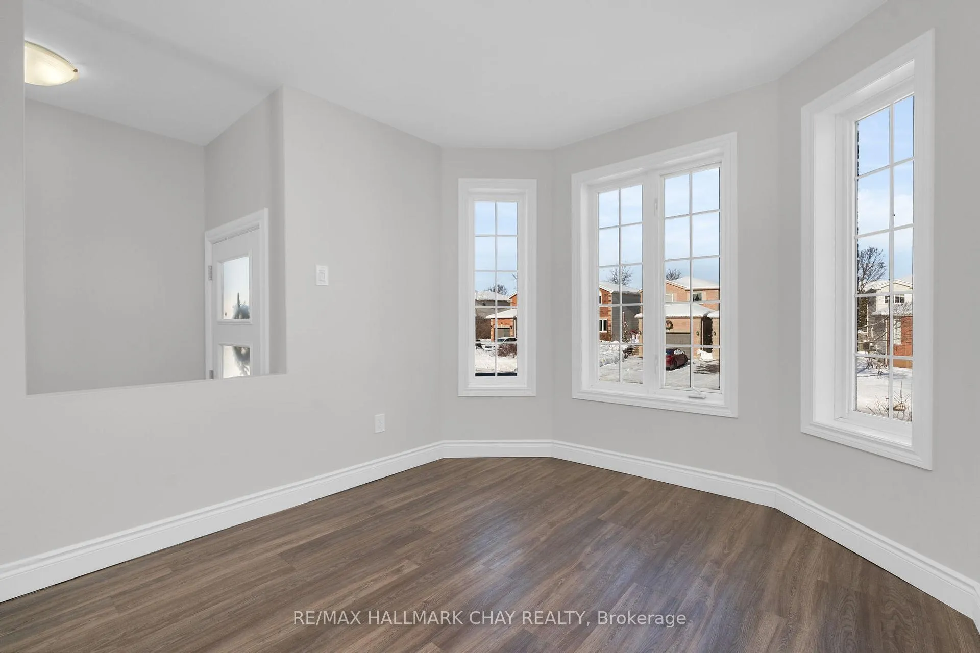 Photo 27 of 13 Willow Drive, Barrie, Holly — HOMEH