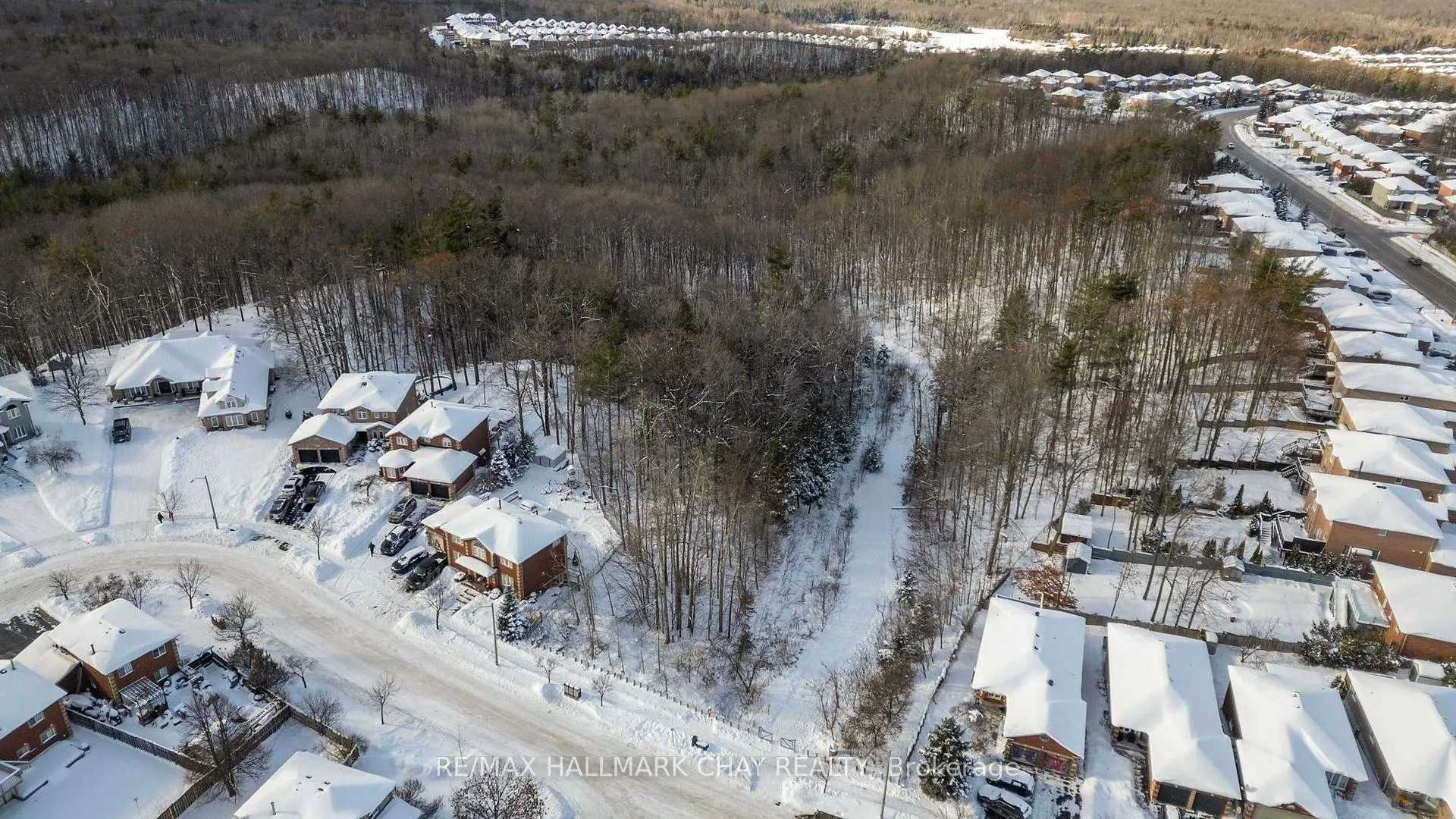 Photo 107 of 13 Willow Drive, Barrie, Holly — HOMEH