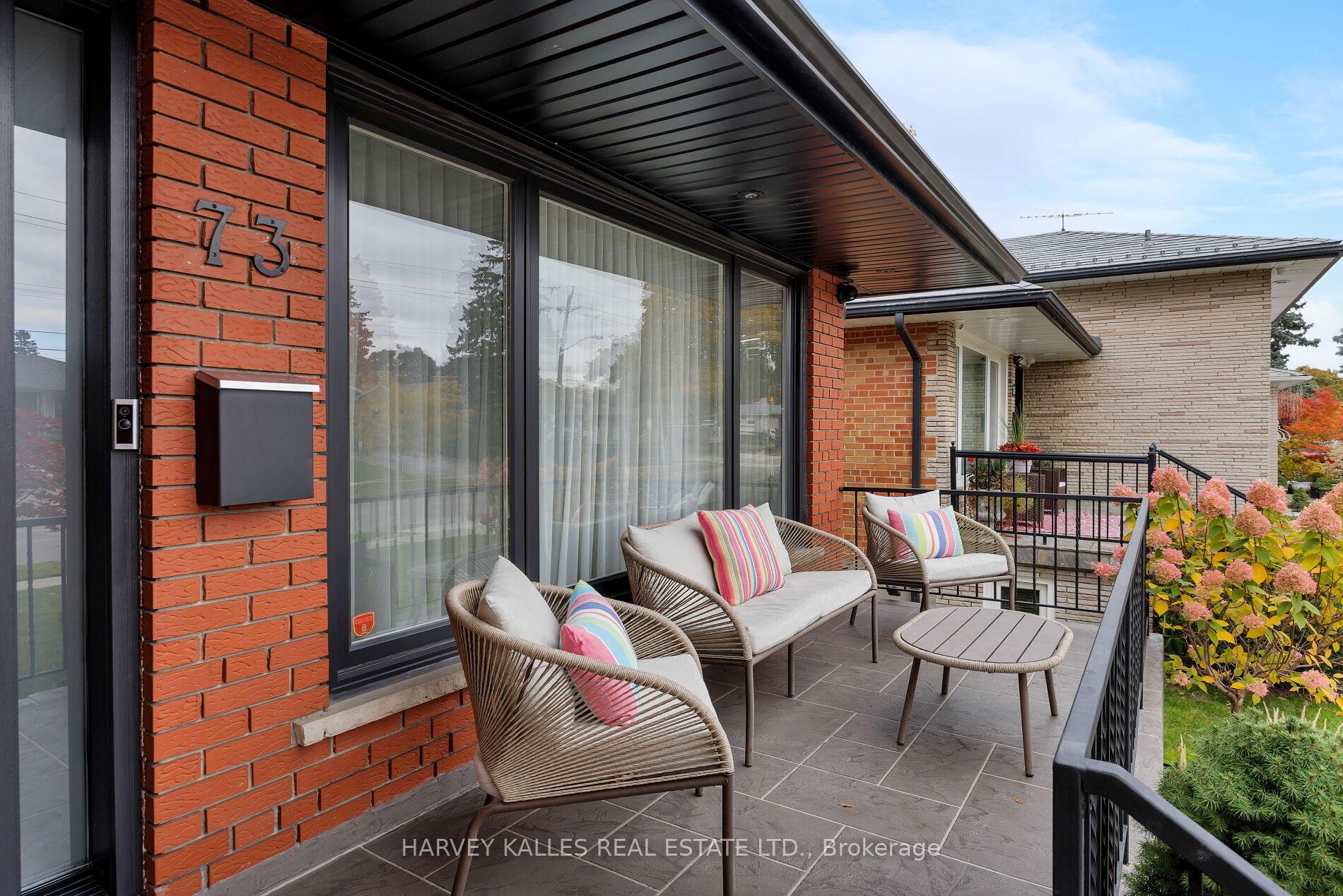 Photo 3 of 73 Summitcrest Drive, Etobicoke, Willowridge-Martingrove-Richview — HOMEH