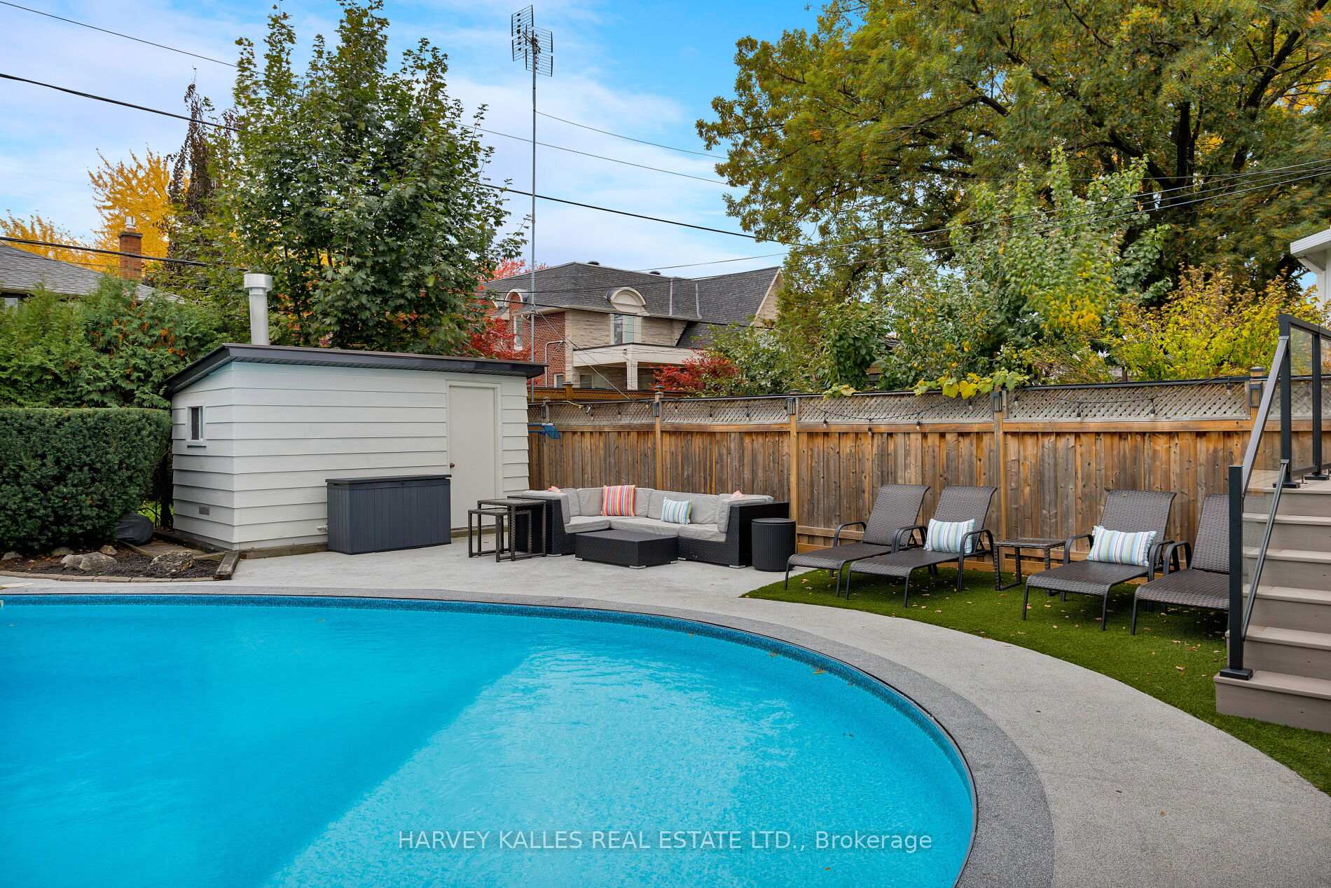 Photo 19 of 73 Summitcrest Drive, Etobicoke, Willowridge-Martingrove-Richview — HOMEH