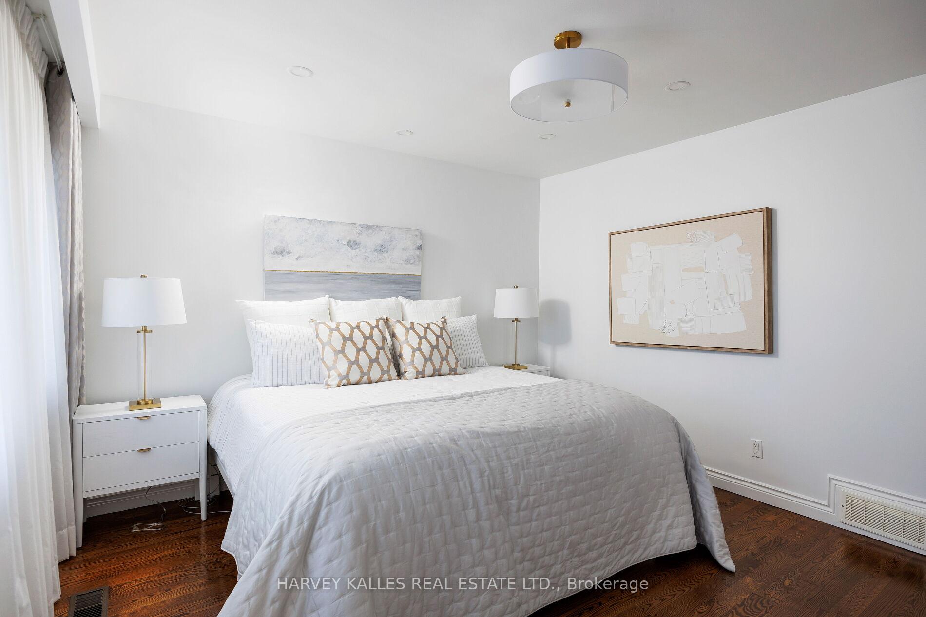 Photo 27 of 73 Summitcrest Drive, Etobicoke, Willowridge-Martingrove-Richview — HOMEH