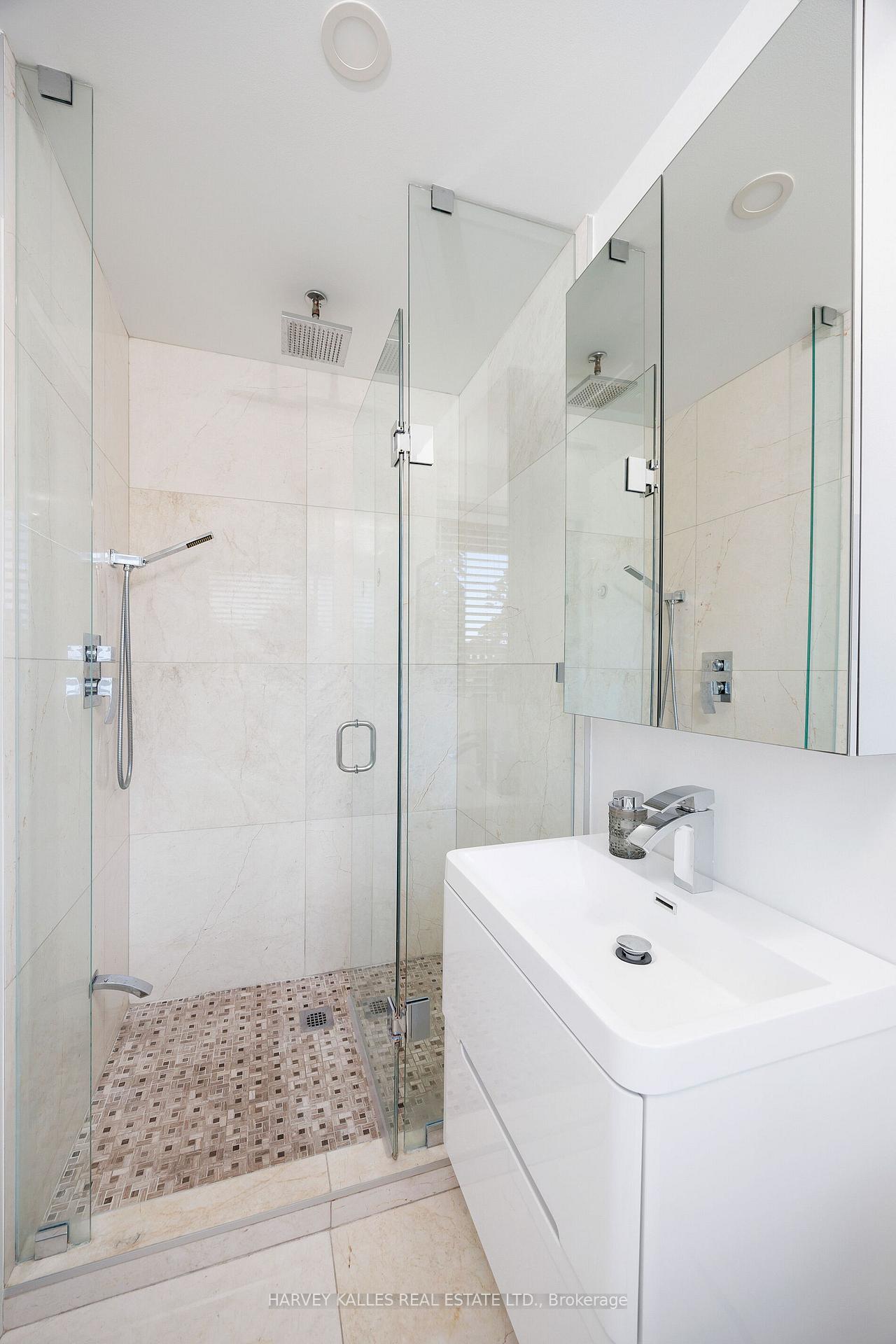 Photo 28 of 73 Summitcrest Drive, Etobicoke, Willowridge-Martingrove-Richview — HOMEH