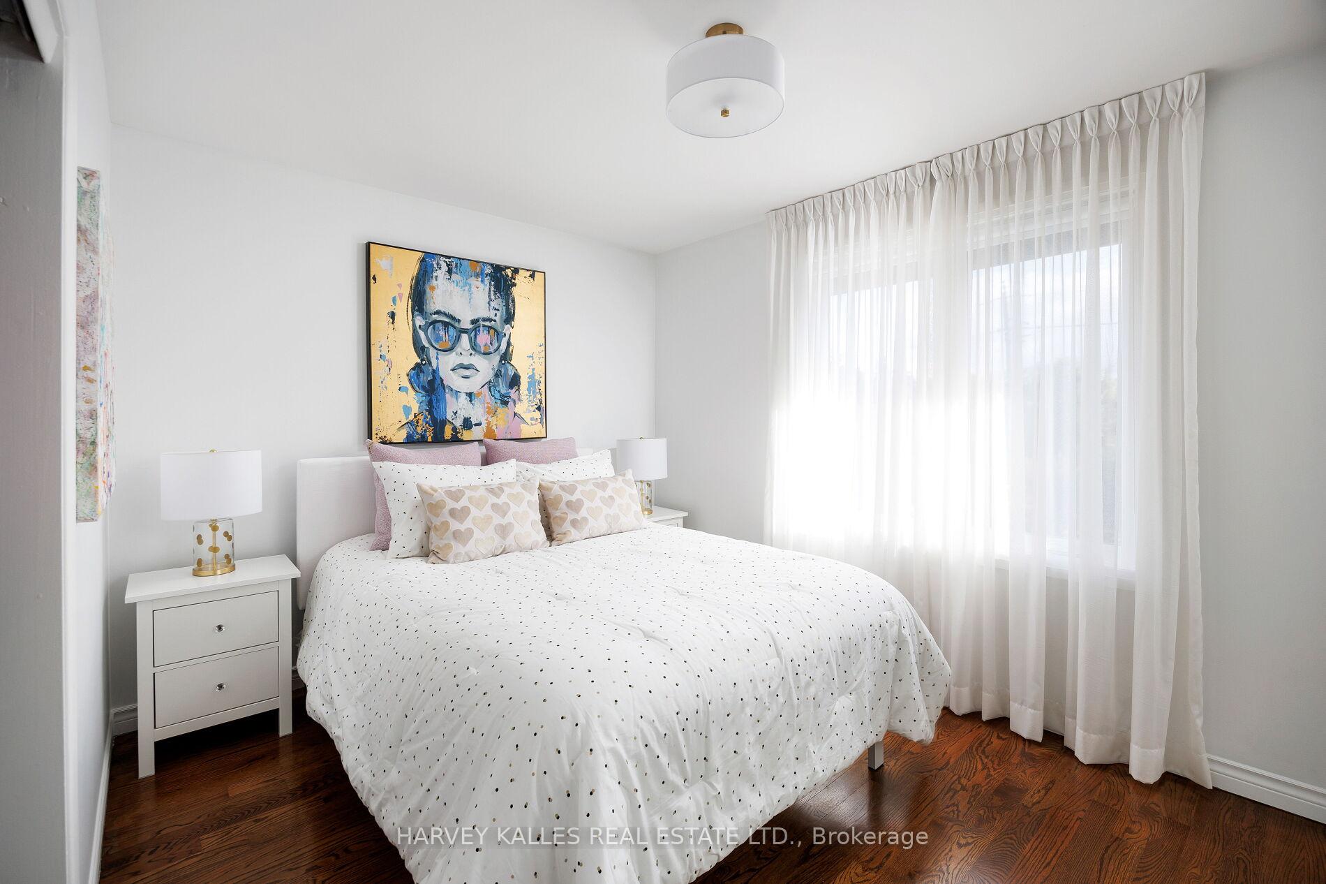 Photo 29 of 73 Summitcrest Drive, Etobicoke, Willowridge-Martingrove-Richview — HOMEH