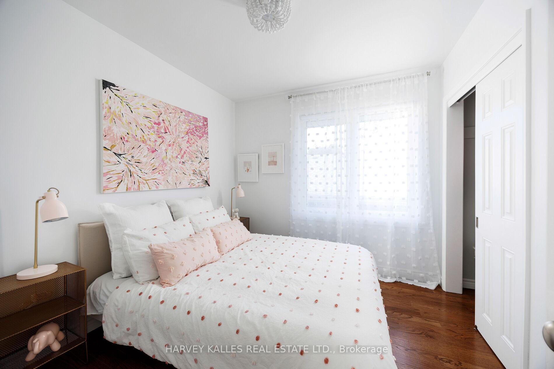 Photo 30 of 73 Summitcrest Drive, Etobicoke, Willowridge-Martingrove-Richview — HOMEH