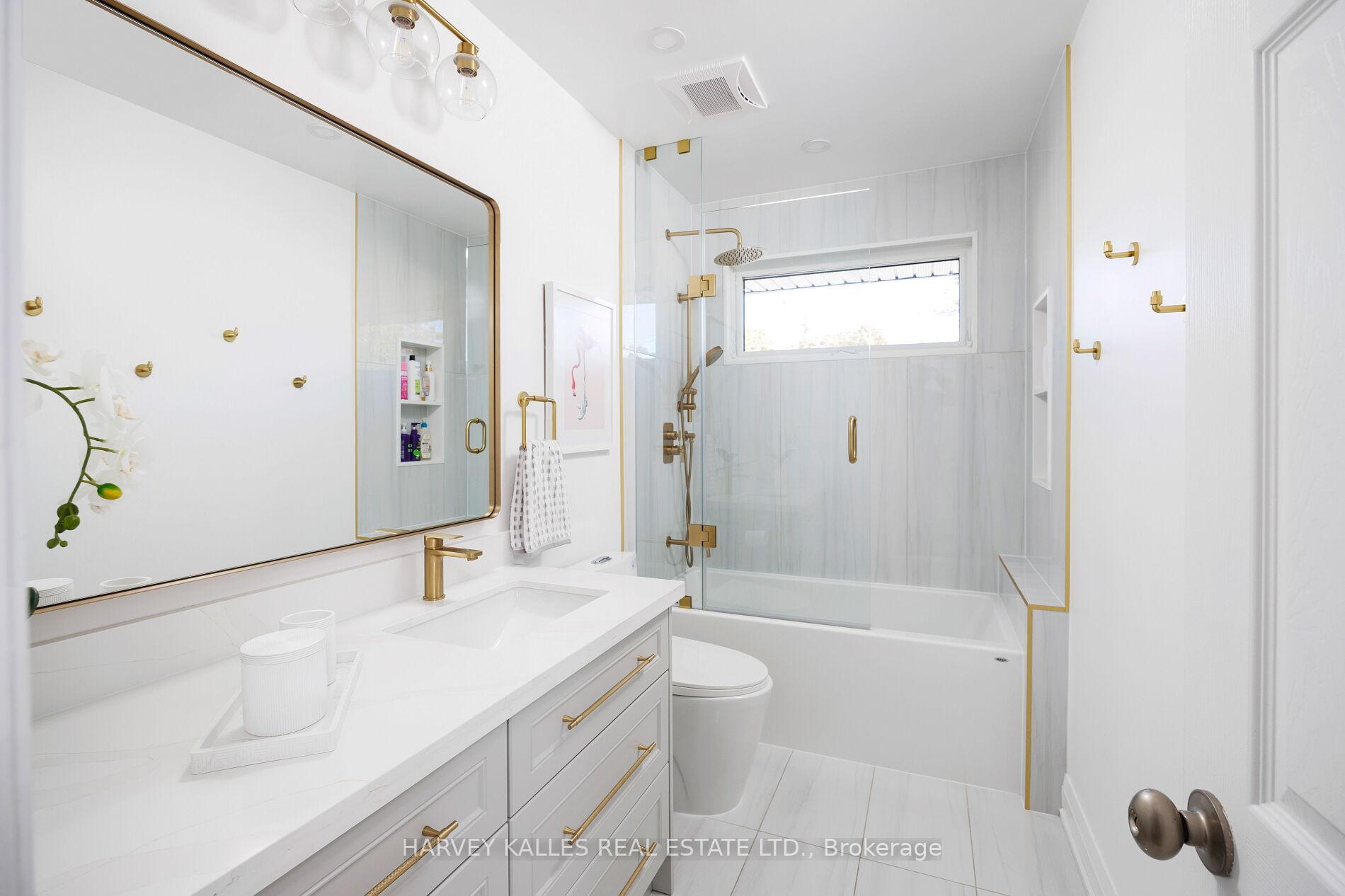 Photo 31 of 73 Summitcrest Drive, Etobicoke, Willowridge-Martingrove-Richview — HOMEH