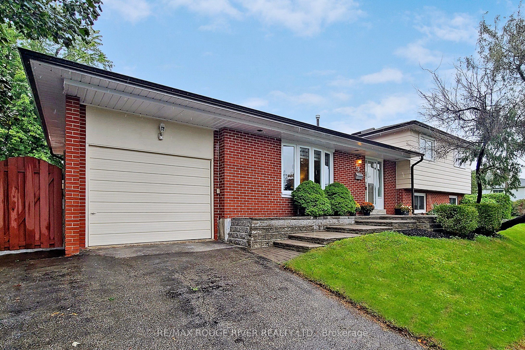 Photo 2 of 78 Clappison Boulevard, Scarborough, Centennial Scarborough — HOMEH