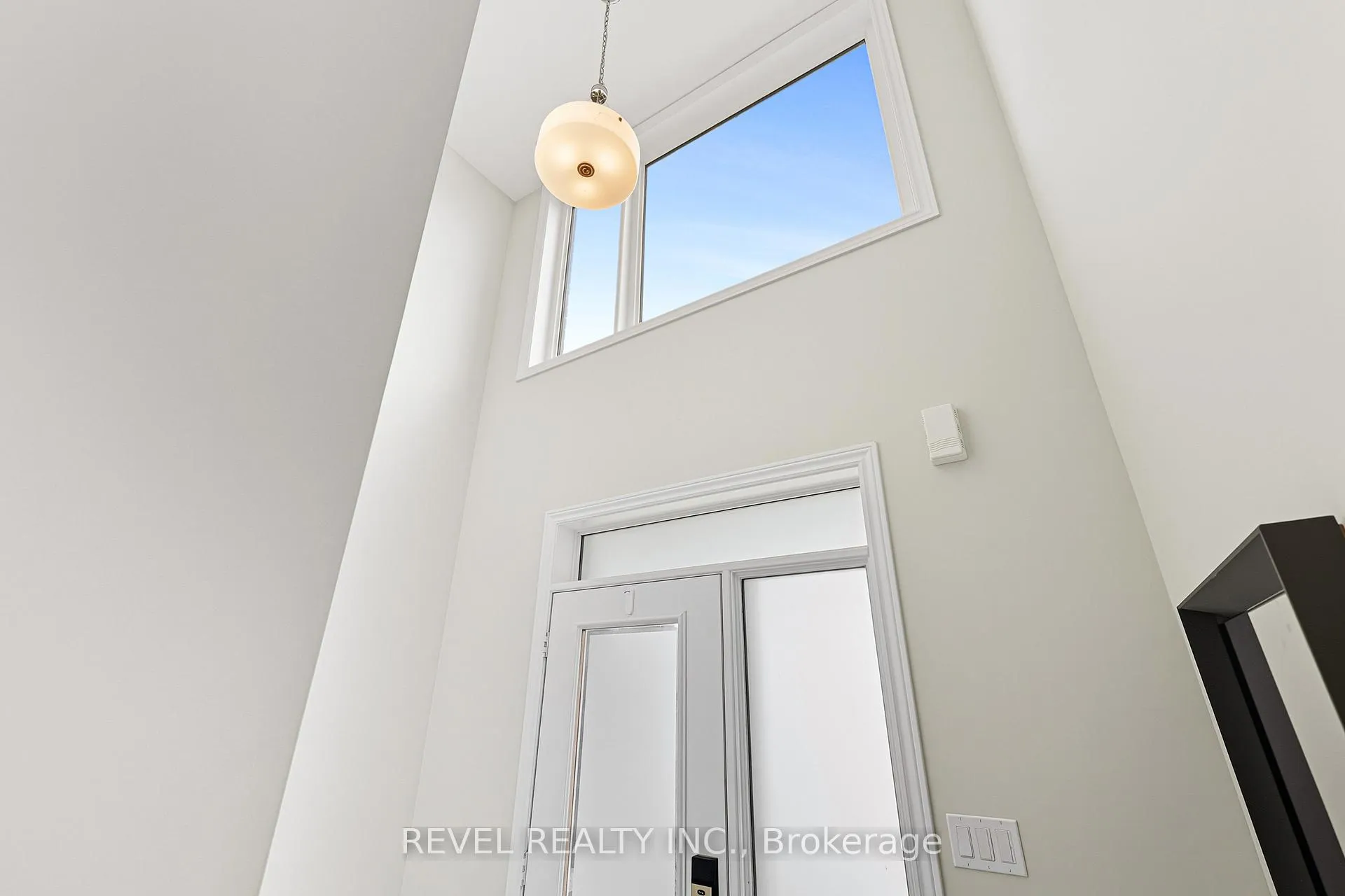 Photo 8 of 48 Douet Lane, Ajax, South East — HOMEH