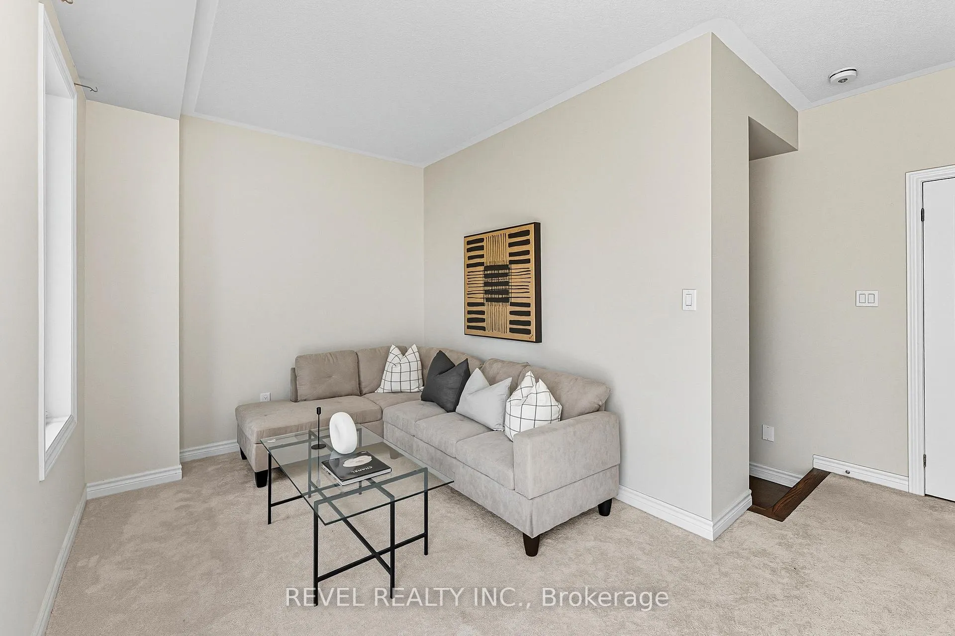 Photo 92 of 48 Douet Lane, Ajax, South East — HOMEH
